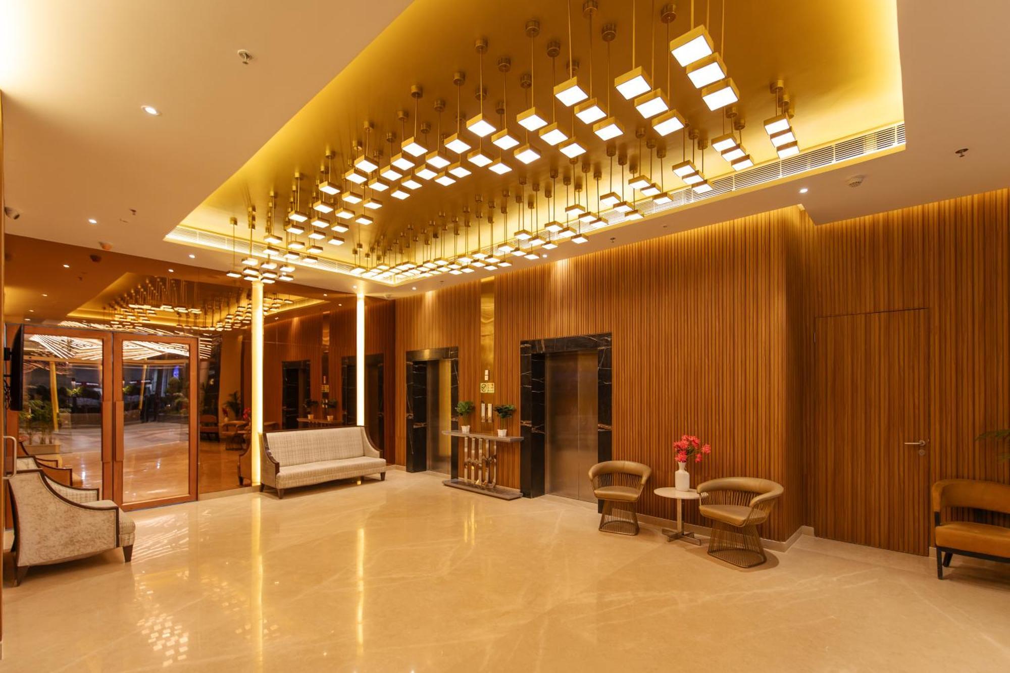 Hometel Alambagh Lucknow - A Sarovar Hotel Exterior foto