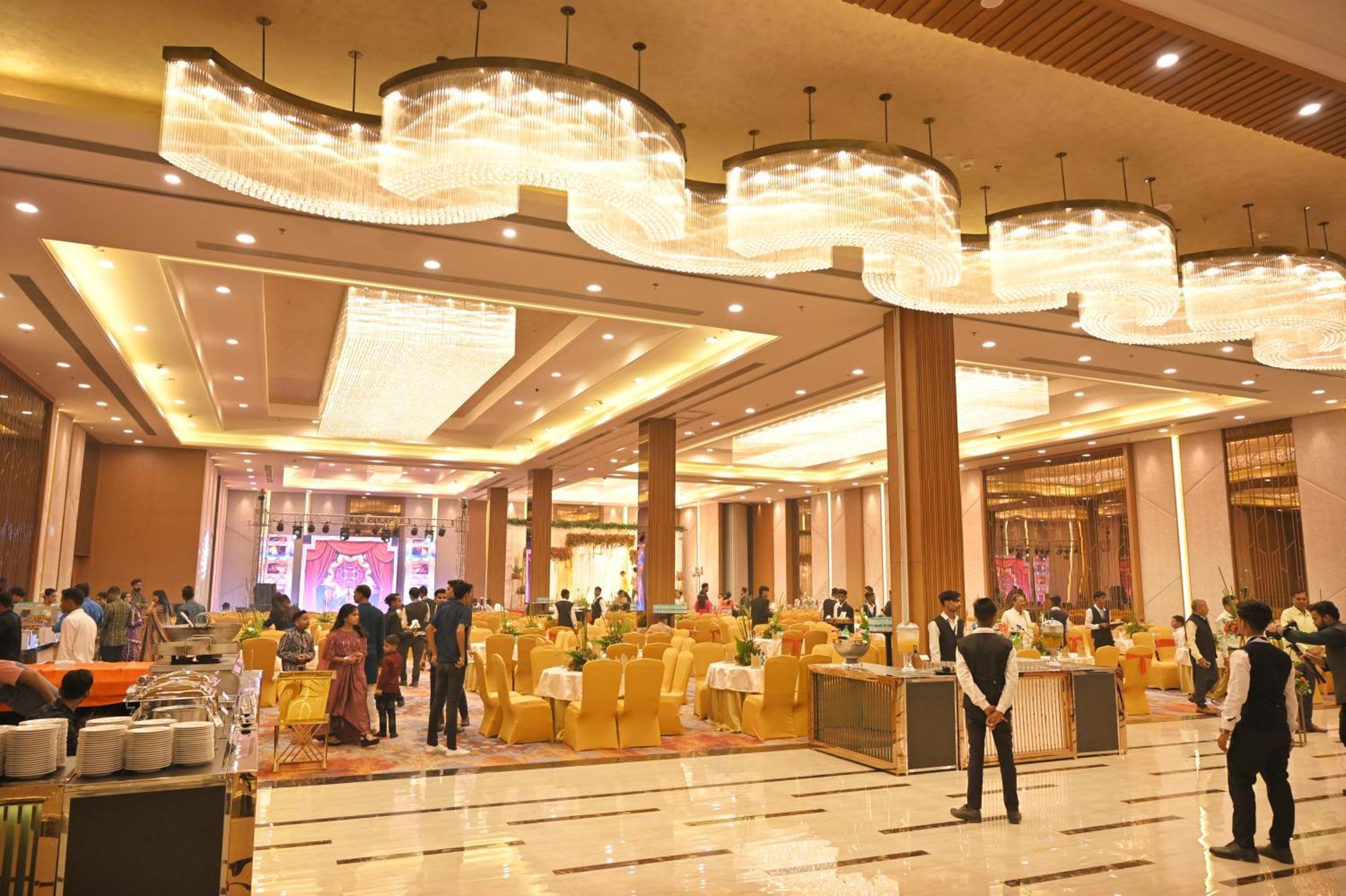 Hometel Alambagh Lucknow - A Sarovar Hotel Exterior foto